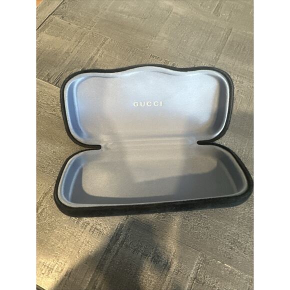 New GUCCI Small Black Velour Hard Glasses Case - Picture 1 of 4
